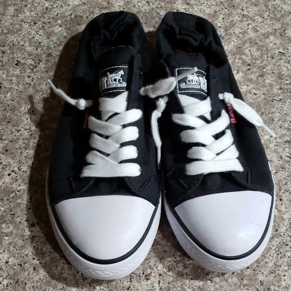 Levi's "chuck style" slip on sneakers